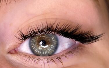 اکستنشن مژه خط چشمی